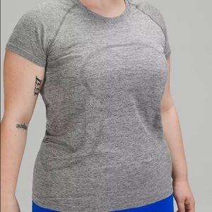 Lululemon, swiftly tech short sleeve 2.0, stale/white